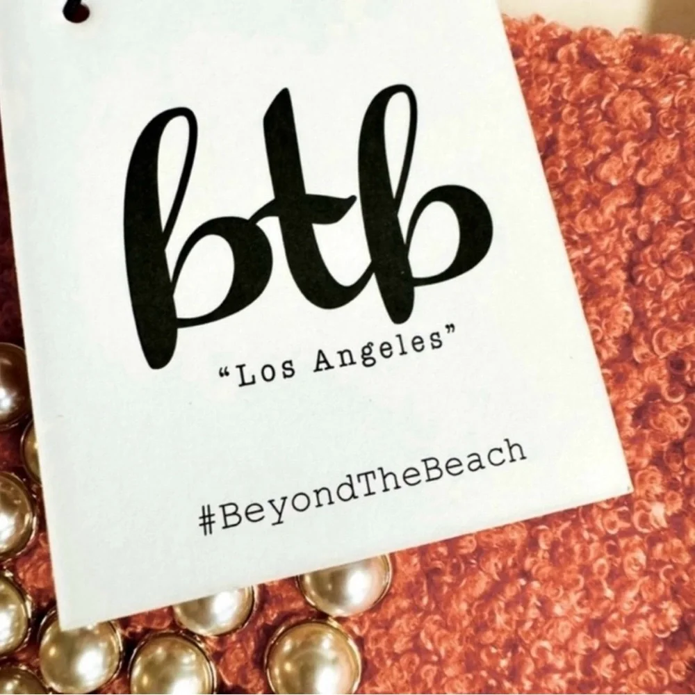 NWT btb Beyond the Beach Coral orange and cream faux pearl beaded tote.